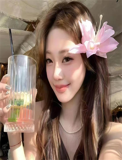 《心中白月光》人性探讨：人性本质与道德困境思考